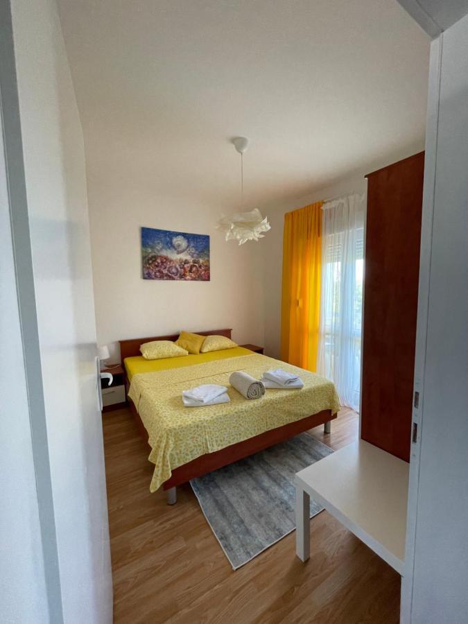 Apartmani Fulir Vrsi Eksteriør bilde